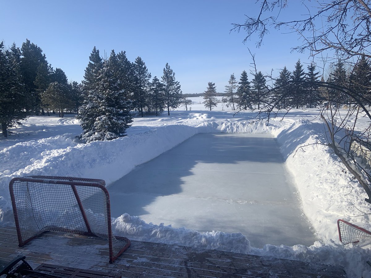 farmerparr's tweet photo. Fresh flood for April Fool’s Day. #thisdoesnthappenoften https://t.co/mW2gdWoKyQ