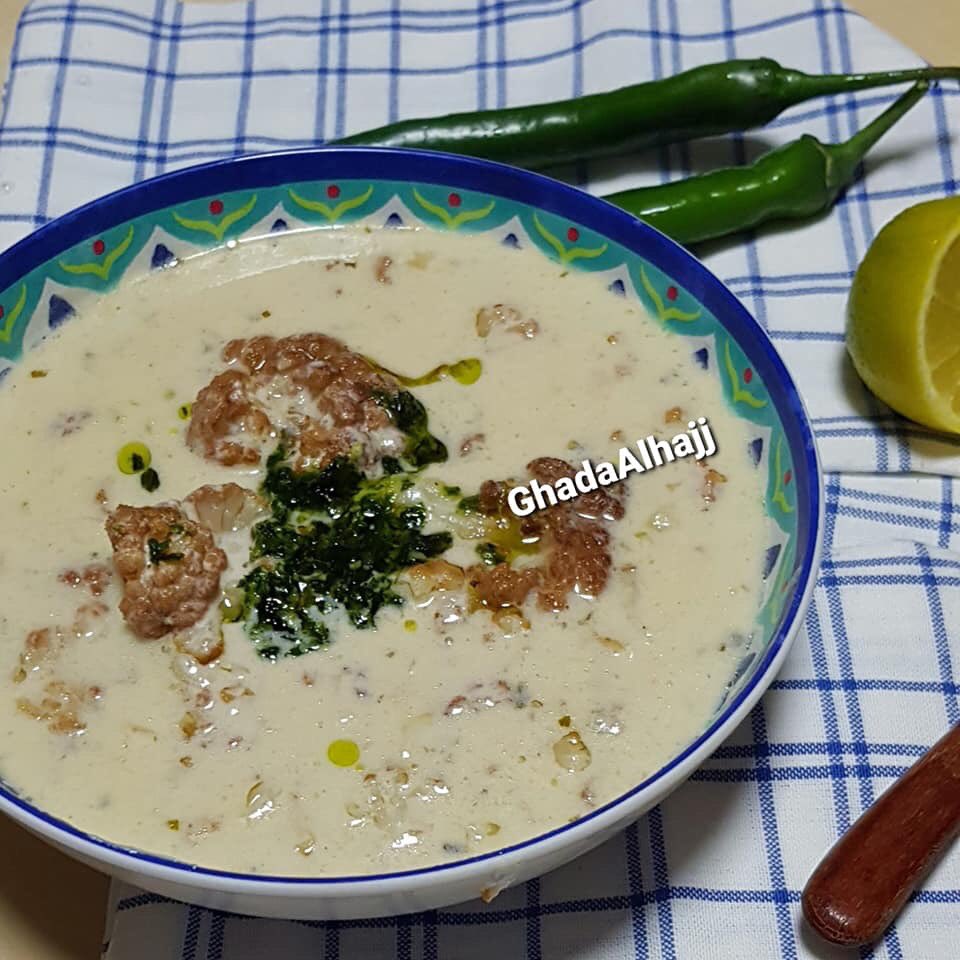 Mtafeyye or zahra blaban مطفية is made from cauliflower, yogurt and meat. Sometimes it’s zucchini instead of cauliflower