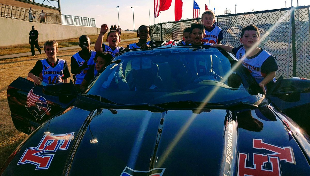EVHSautotech's tweet photo. Cannot wait to be revvving the patriot car at the football games!!!
#GISDServes #autotech #patriotcar #FridayNightLights https://t.co/2r3bDRErZY