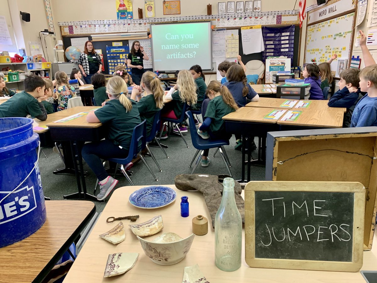 WayneGradSchool's tweet photo. Time Jumpers, an advocacy program run by Warriors from the archaeology department, teaches kids in Detroit classrooms the value of archeology through hands-on demonstrations, such as excavating chocolate chips from cookies. #GraduateStudentAppreciationWeek #WSUGSAW @AnthroAtWayne https://t.co/VzCOG89g87
