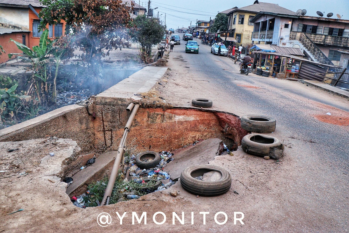 ymonitorng's tweet photo. Itori-Oke in Ogun state. This section of the road is life threatening, and requires immediate palliative measure. We call on the Ogun state authority to address the situation of this road.
@dabiodunMFR
#Fixthispothole
#Potholetracker https://t.co/3UtuFExnEw