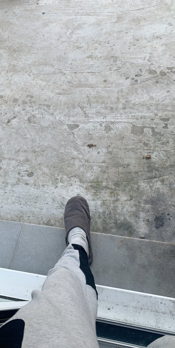 ToinouGa's tweet image. 3 jours que j’avais pas mis un pied dehors