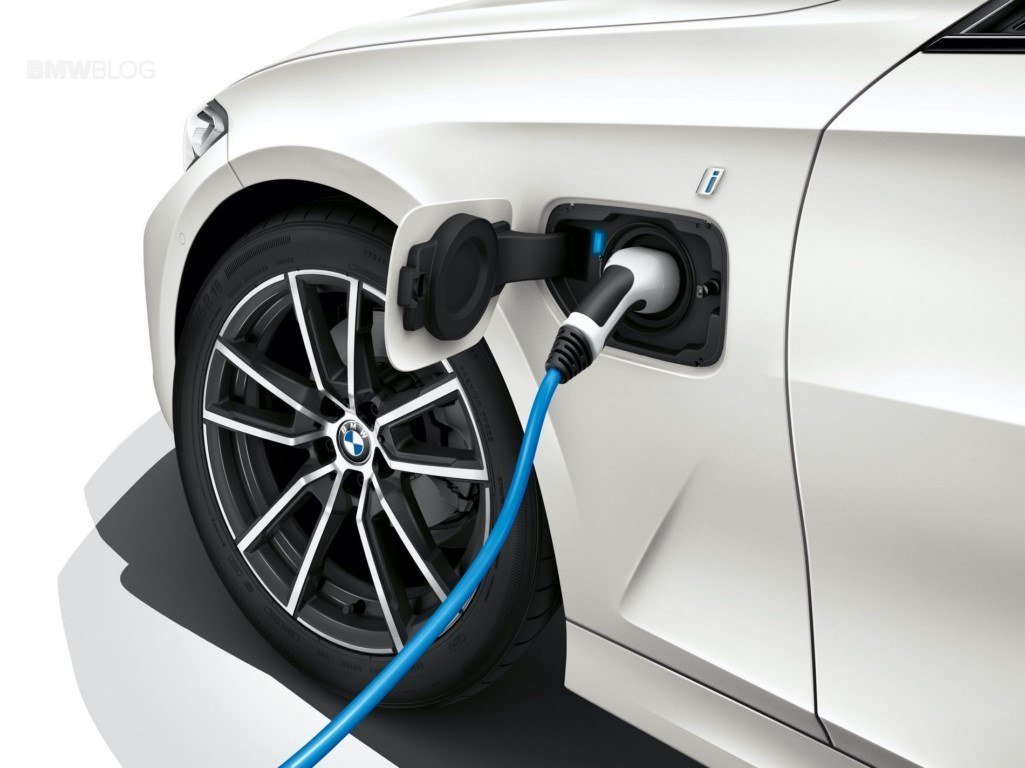 motorpuntoes's tweet photo. BMW despliega una ofensiva de versiones híbridas y de 48 Voltios en toda la gama hasta julio
https://t.co/bAj3xsdP6Q
@BMWGroupEspana @BMWEspana @BMW #BMW #PHEV #MHEV @BMWGroup #EfficientDynamics #Diesel #Cocheshibridos #Movilidadsostenible https://t.co/En5KT5TRBl