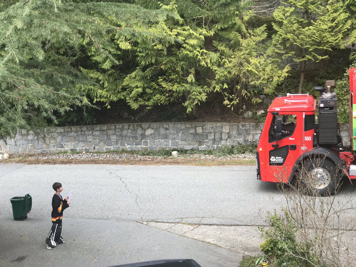 skye_barbic's tweet photo. OT tip: tha k public service workers by making nice signs to bring them happiness. Today is Garbage day at our house. Kids thanking public service workers in our community. #caulfeild #isolatewithOT #OT365 https://t.co/Gc7anvdo6l
