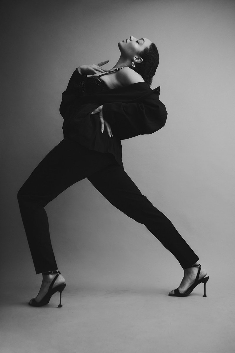Alyssa Leyen by Raul Romo