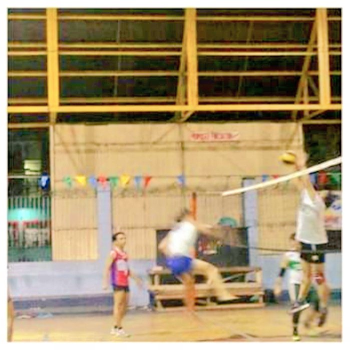 YVONNEtooch05's tweet image. Sinong nagsabing hindi ako marunong magblock 👐🏐🙌, hello ano pa't naging idol ko si Tyang Aby kung ganun. No Entry ka dai! ⛔

#ThrowbackThursday #SingleBlock #NamissKoMaglaroNgBongga #AtUgongSportsArena #20164YRSAGOGRABETAGALNA!!!