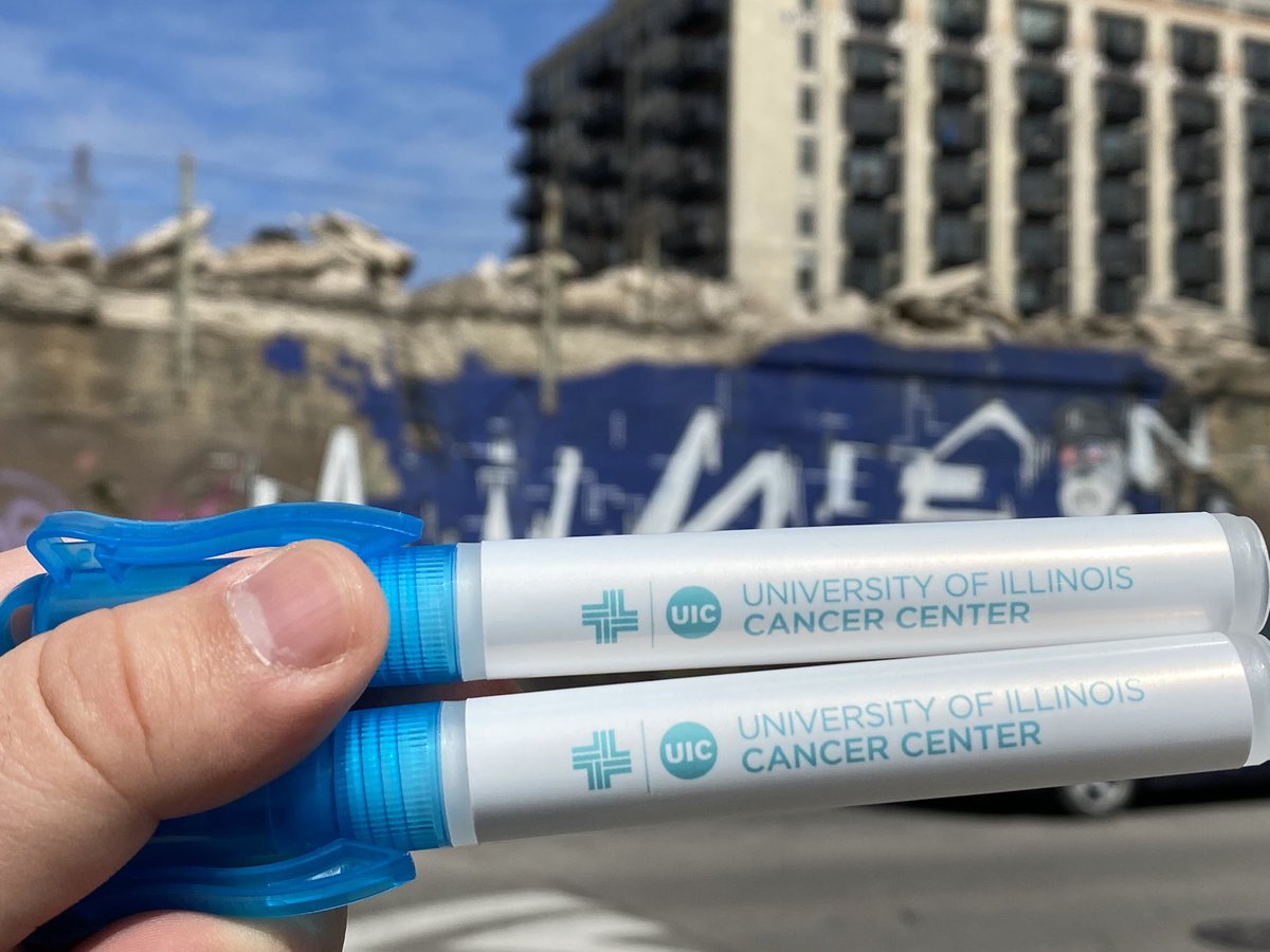 emartichi's tweet photo. ⁦@UICancerCenter⁩ Happy to share hand sanitizers with ⁦@UIHealth⁩ and ⁦@thisisUIC⁩ team members and patients #HealthcareHeroes. Thank you all! ⁦@IDPH⁩ ⁦⁦@ChiPublicHealth⁩ Thank you @zumbad88 ⁦@CCatUIC⁩ for your help! https://t.co/JJEouj7tEi
