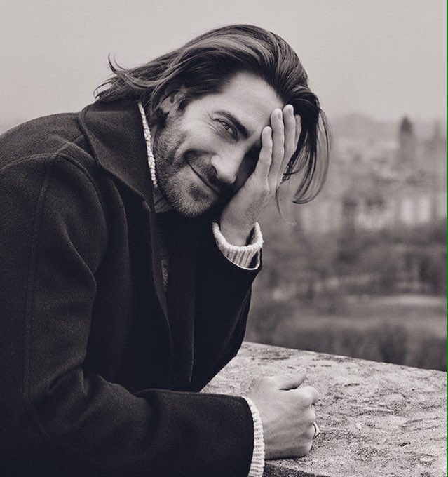 CookieRainbowL's tweet photo. Alguien le puede decir a Jake gyllenhaal que no se corte el cabello!! 
Da vida como el de Rapunzel https://t.co/MQaGb75Zrb