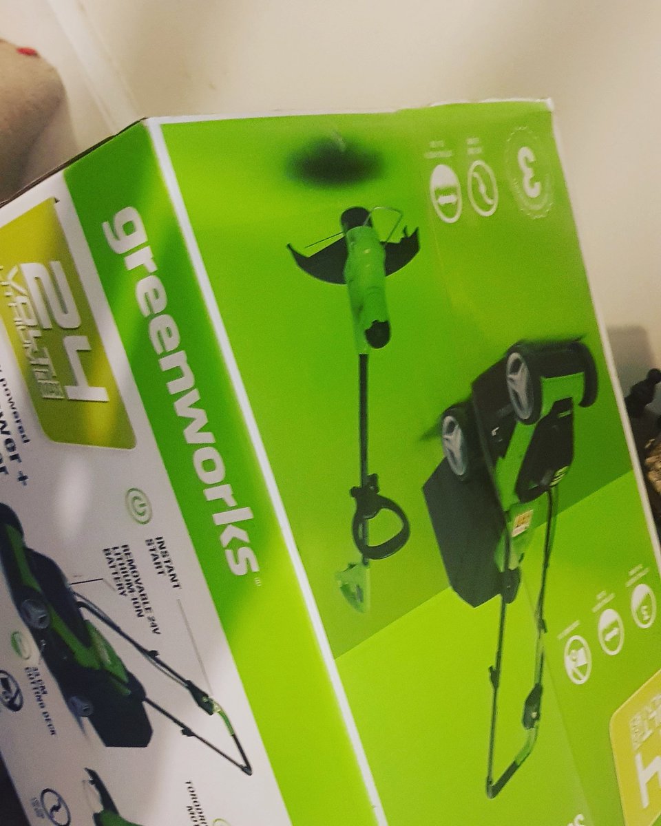 Firesapher's tweet photo. The sexy mower is here 🤣🤣

#sexy #mower #here #cus #strimmer #battery #created #livelife #firesaph https://t.co/Xi6eA2klXY