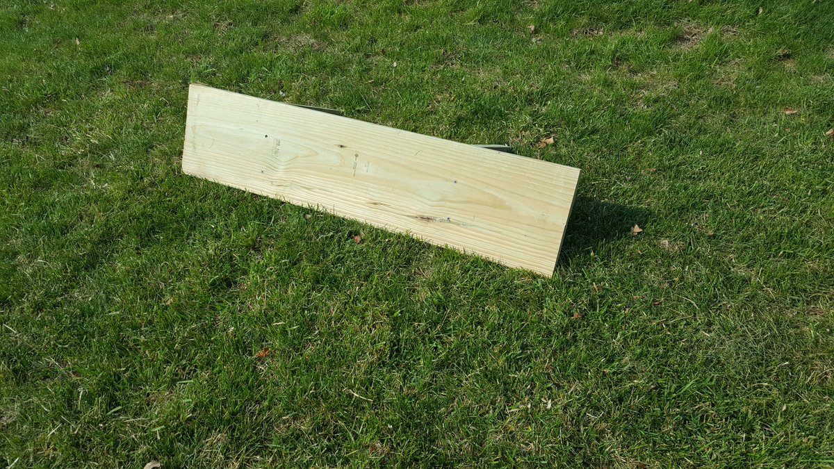 MMiller22IA's tweet photo. Brandon and I threw together this mini kick wall so he and Ash can get some extra touches in. Flip it over and they can work on settling. Currently, they have made up their own game, kind of like raquetball. #soccer #TGSCtraining #BeBetterThanYesterday https://t.co/jpXwthyZPW
