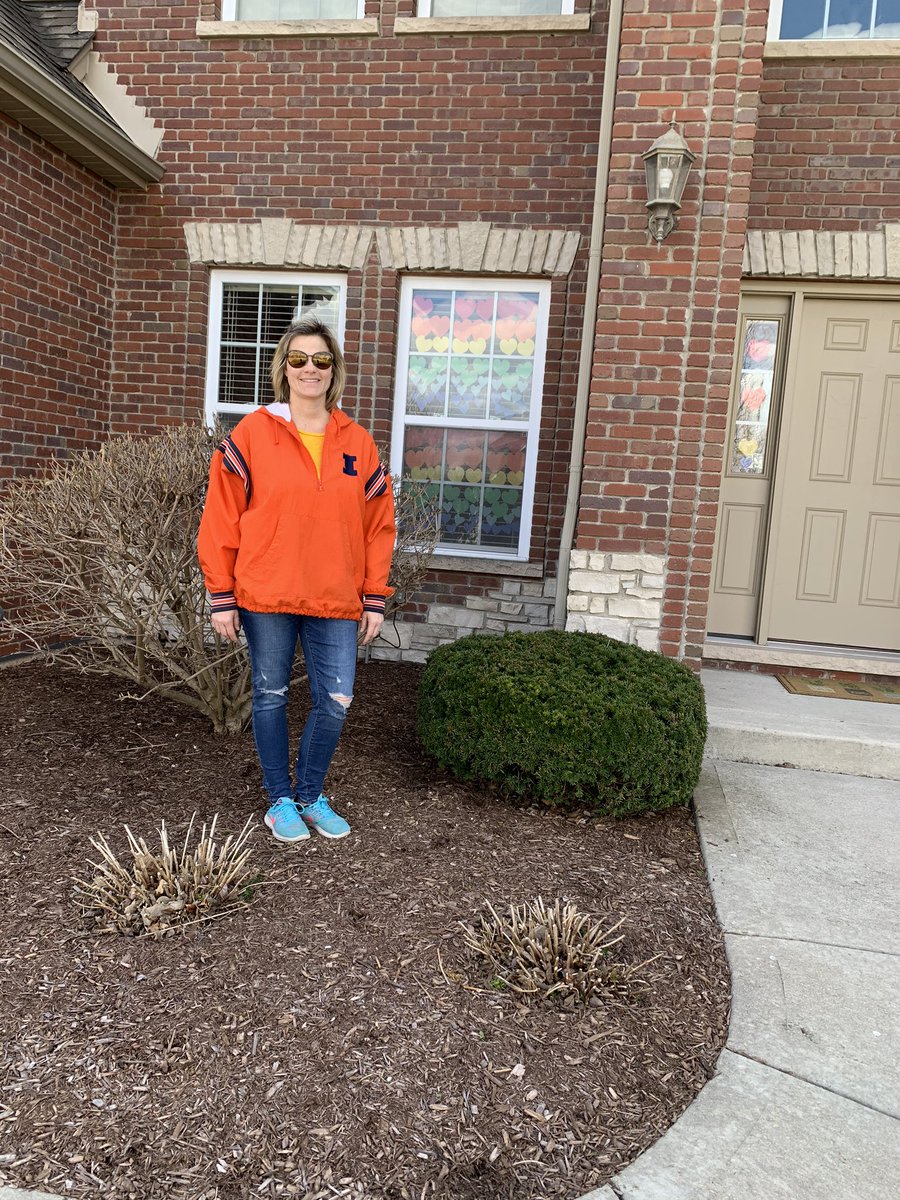 MagnetClass's tweet image. Love that the ☀️ participated in @rds_pta Bright Colors spirit day too! Hope you got outside. Sending all @CCSD93 families strength, patience, peace, and health. @RDPrincipalD93