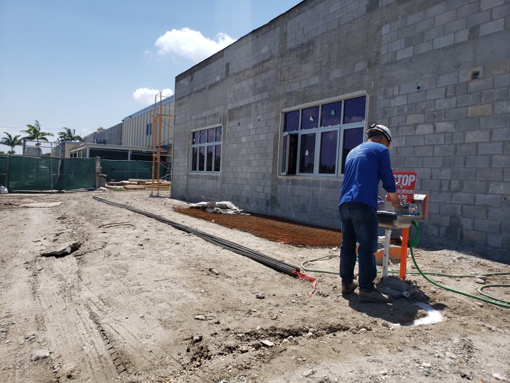 MDCPSCapital's tweet photo. We are all on the same boat! Our #GOBprogress VPI contractors have created a hand washing station at all of their projects @MDCPS , for the teams that are continuously and safely #buildingthefuture #acceleratingtogether π
Here our new stand alone project @glades_gators https://t.co/RP363KZjM4