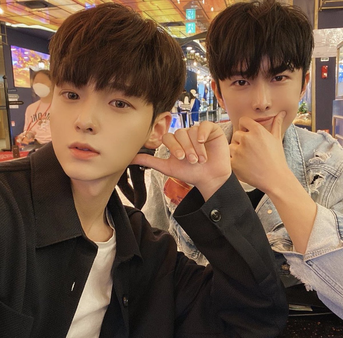 jeon_changha_'s tweet photo. How is your day?? 🌸 #Seoul #Gangnam https://t.co/2RPLlS7RUp