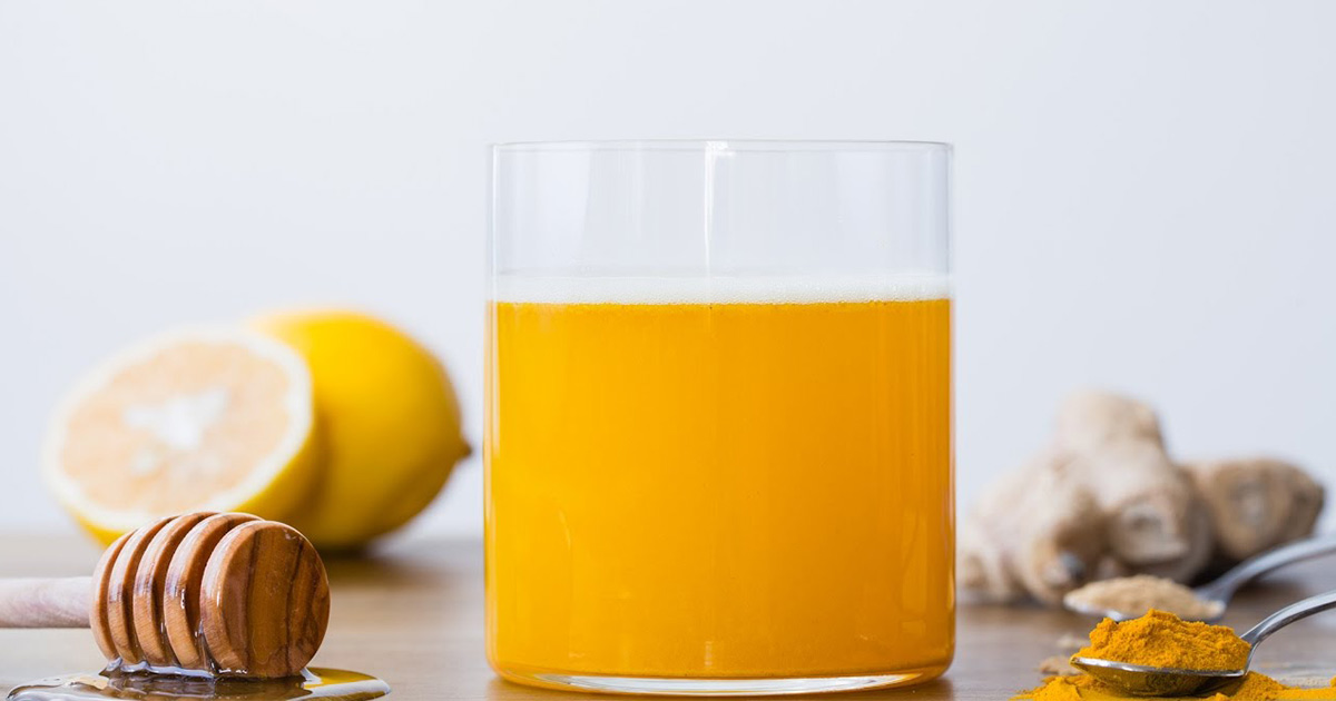 This immune boosting and detoxifying morning tonic is packed with antioxidants and anti-inflammatory compounds. 👊✨

🔗 Head here for the recipe! ow.ly/fDtP50z0XpU