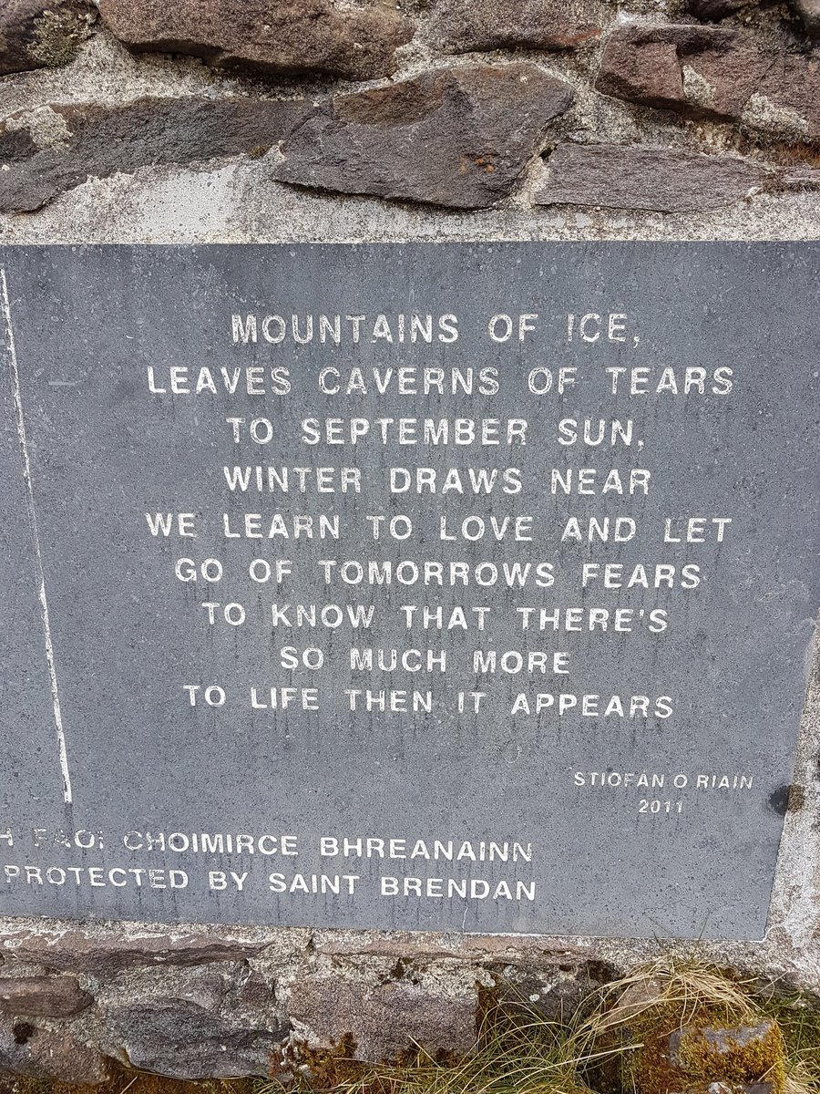 lizlimerick1's tweet photo. The foot of #MtBrandon #strongertogether #lovemycountry 🇮🇪🇮🇪💚💚 https://t.co/h7YZM39Kw0