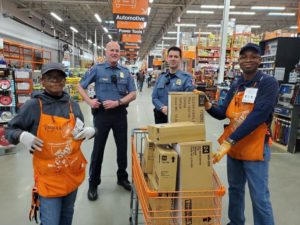 Another Home Depot donation of 2,700 nitrile gloves to Howard County Police Department. 

#ThankYouFirstResponders