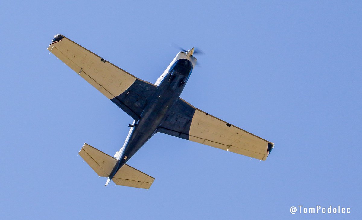 TomPodolec's tweet photo. #StrangeTimes ‘Air Canada 162, you’re following a Mooney’. Amazing to see a small single engine general aviation plane doing circuits at Toronto Pearson Airport. This Mooney M20R performed a missed approach on runway 05 and then two on runway 06R. C-FUTR
#COVID19 #COVID19Ontario https://t.co/Ok9e8fprXm