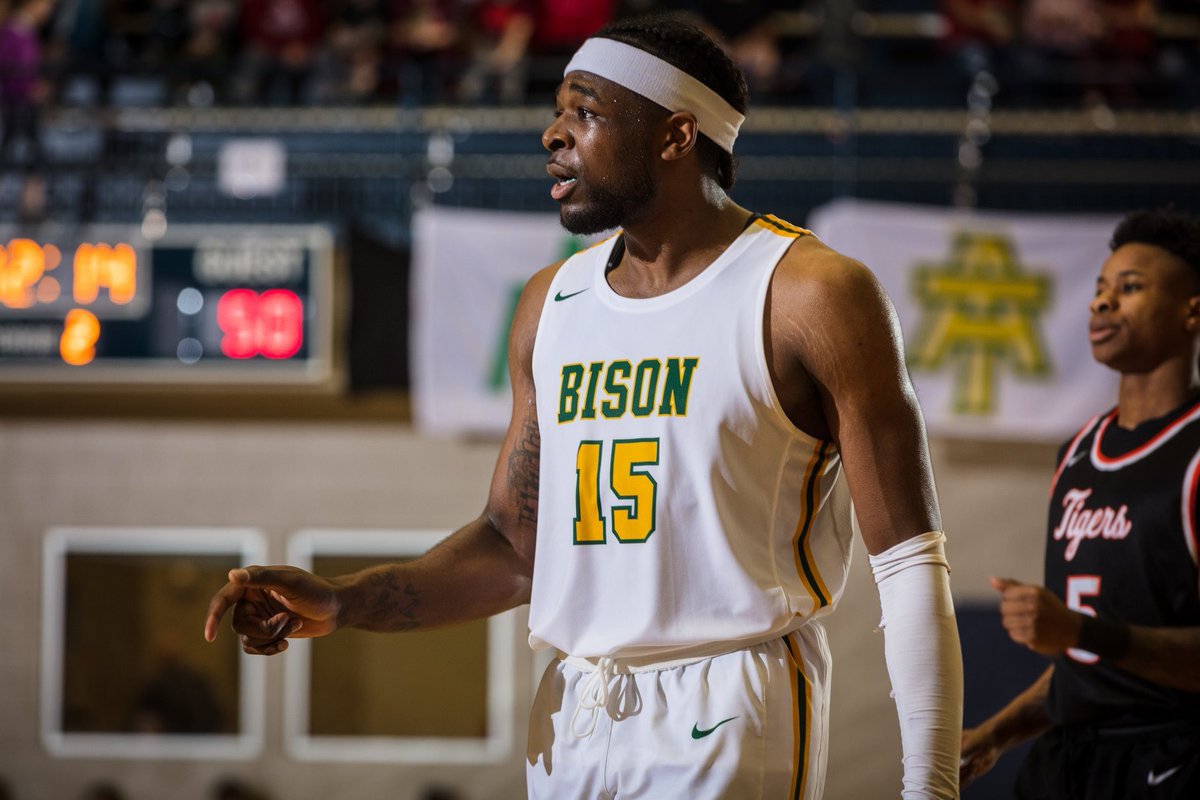 jeaker's tweet image. R chaos of the virus ban &amp;amp; @OBU_MBBall’s 1st ever NCAA Tourney bid was @22reasons__ @Iso_Quan14 @DLowery_15 making the GAC All-Tournament Team. Rashad 27 points in Championship Game, Jaquan shot 42.1% from 3. Dishon averaged 11.3 ppg in tourney. So proud of all 3 players
