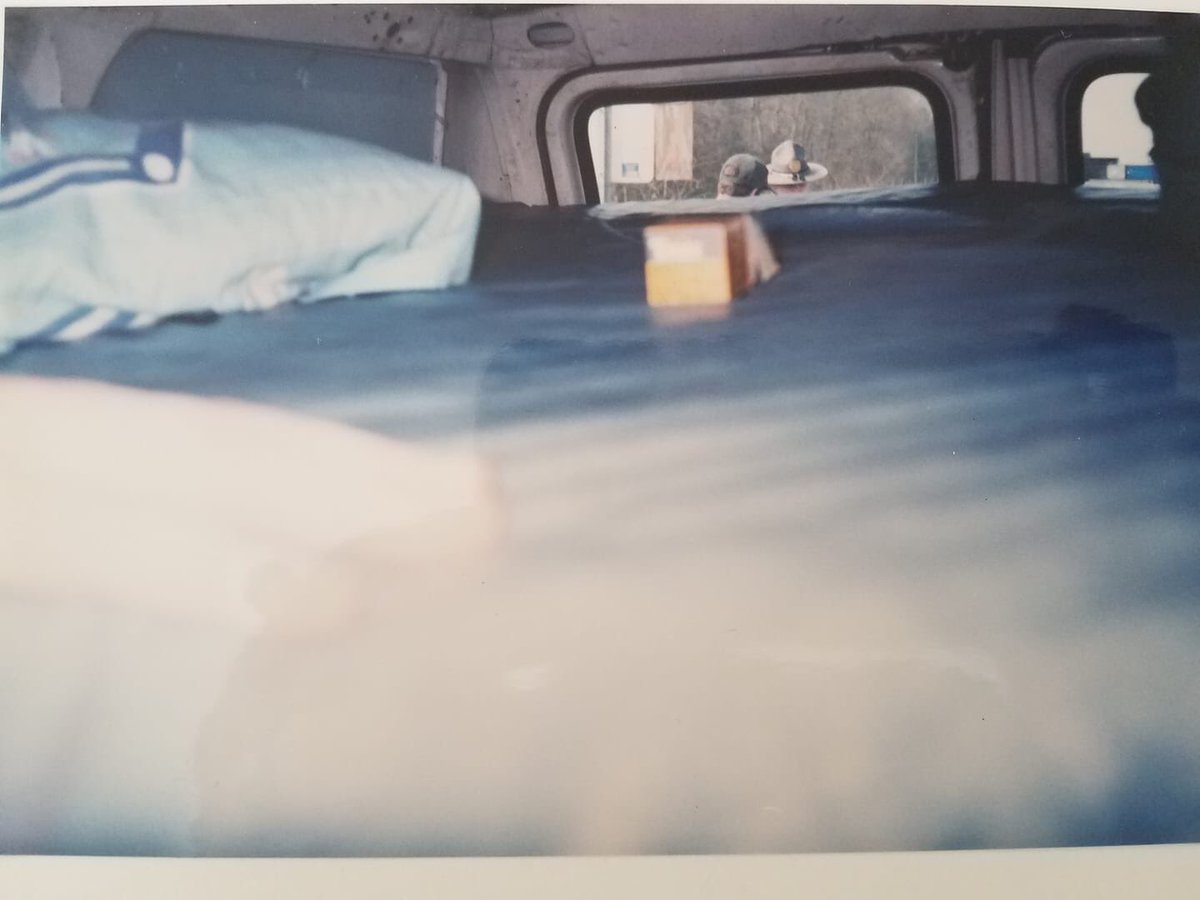 punk_vans's tweet photo. From @matt_mauldin “April 1995. I-85 North. About to be searched by the North Carolina State Patrol. As seen from over the loft inside of the Car vs Driver van.”
#bandvans #punkbandvans #carvsdriver https://t.co/ujiCdH2WfM