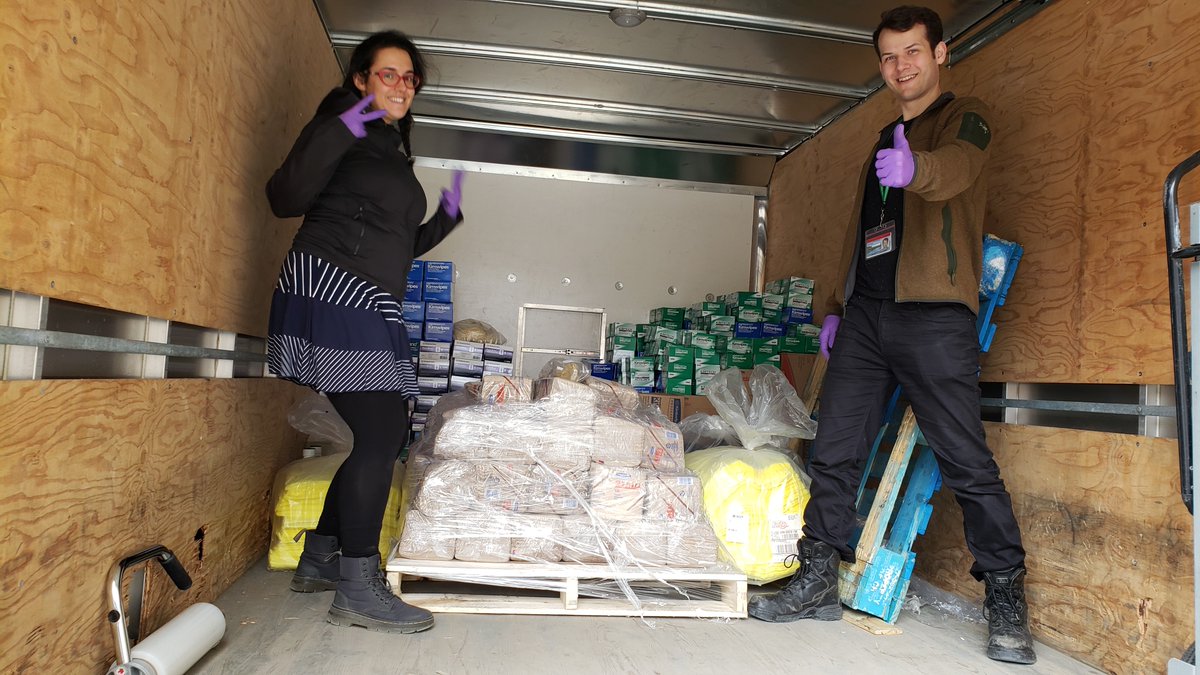 ECCCSciTech's tweet image. Rising to the challenge, #ECCCSci lab personnel in #Montreal are donating their extra personal protective equipment (PPE) to local hospitals. Every little bit counts when fighting #COVID19! #FlattenTheCurve