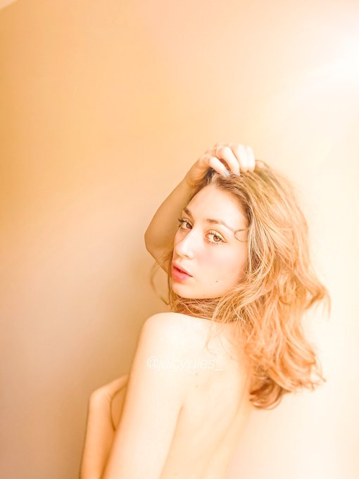 Watch juicy's leaked NSFW photo on TwXstars