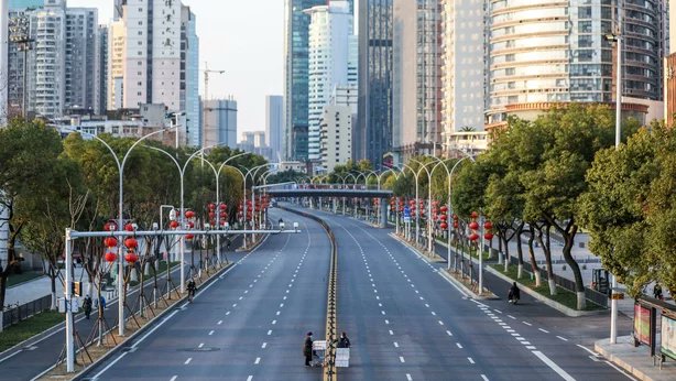 20/ "How long would that take, and how draconian do social restrictions need to be?...... In China, six weeks of lockdown..."