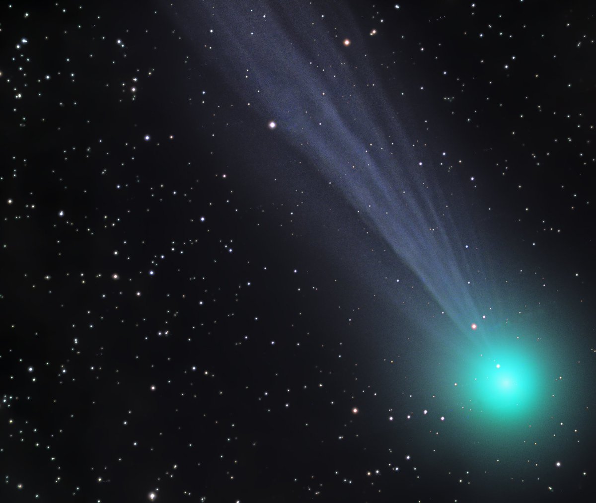 Will be aiming at comet Atlas now , till the summer , here's  Lovejoy, captured  back when it came through so bright