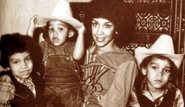 3TFansUnited's tweet photo. On behalf of #Team3T we would like to say to @3TWorld a happy #3TDay honoring amazing #DeeDeeJackson. Always in our hearts and thoughts❤️ https://t.co/CvBMPGJSFr