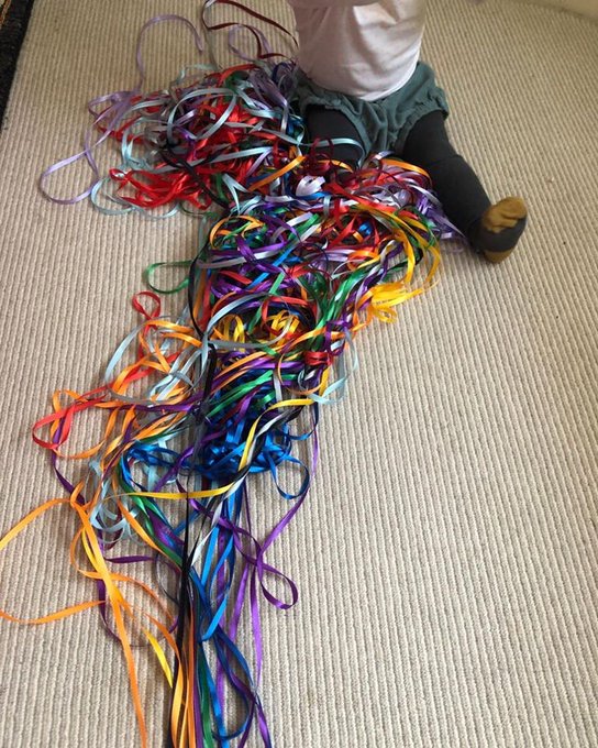 RoratoSilvia's tweet photo. "Someone Found A Box Full Of Ribbons.. Hours Of Fun!" #ReallyAdorable #SoCute #DornanFamily via #AmeliaWarner IG ๐๐โค๏ธโค๏ธ https://t.co/UWYWUDUDsq