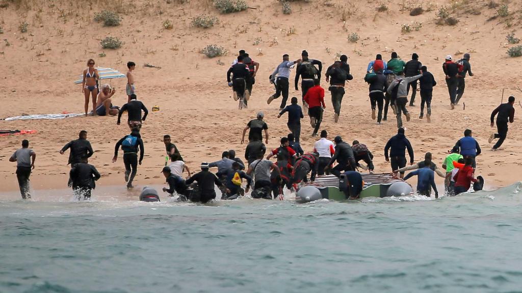 mre24com's tweet photo. انخفاض بحوالي 20 في المائة في عدد المهاجرين غير الشرعيين الذين وصلوا اسبانيا https://t.co/coT8k74CIc https://t.co/kehW8OxTn7