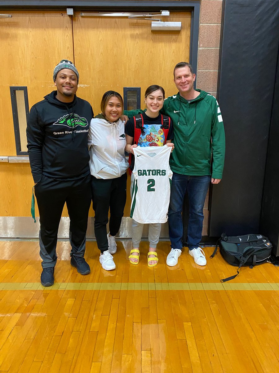TheLegendKmac's tweet photo. Super excited to announce that Alicia Pluff is committed to greenriver college! #Gatorvision https://t.co/VuttVQvCox