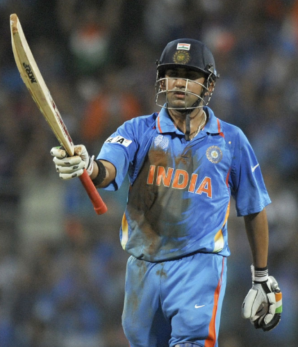 akakrcb6's tweet photo. Best Player in Final ?

RT for Dhoni 

Like for Gambhir https://t.co/dm8yXlvcuP
