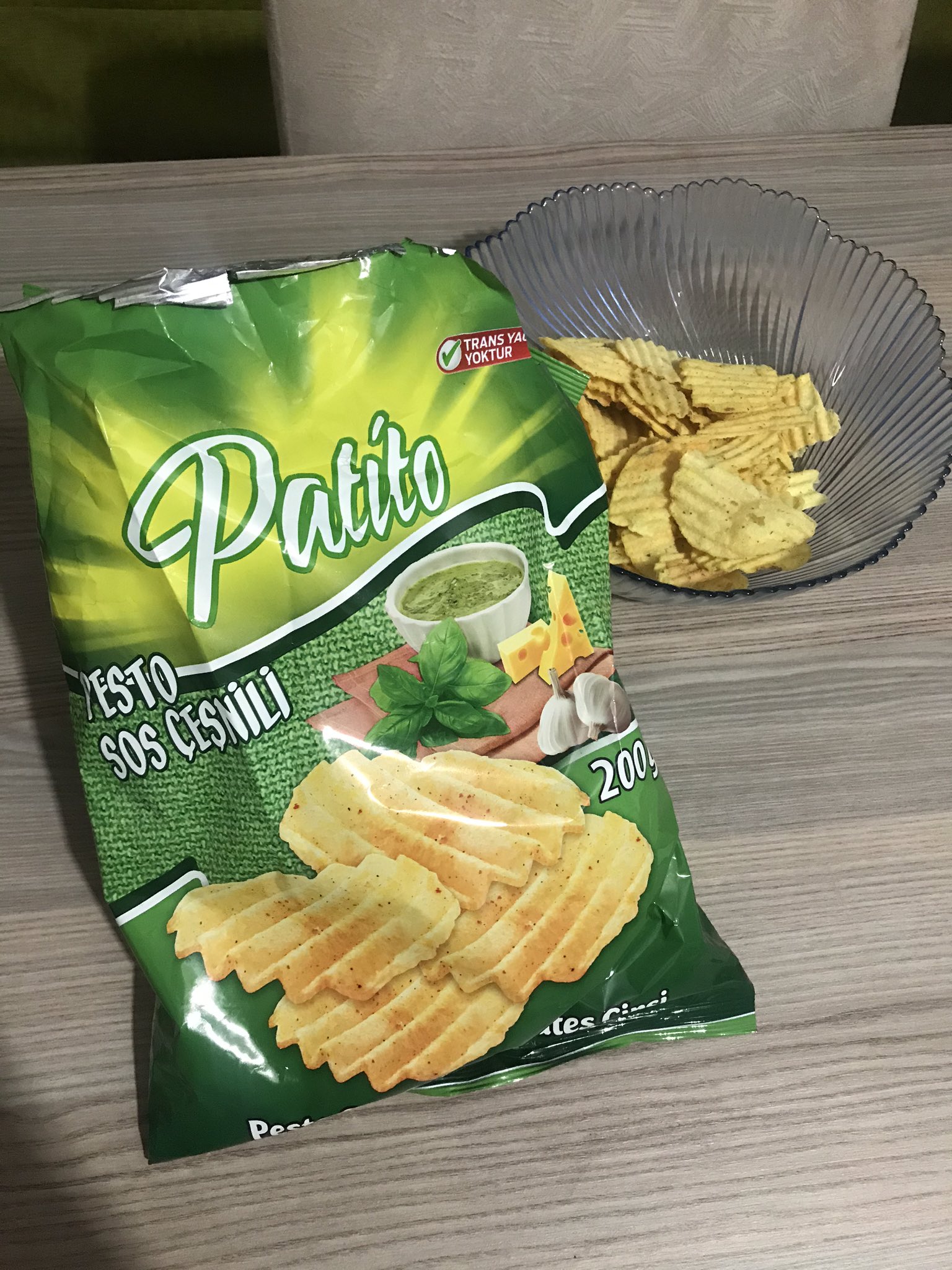 Sedef Ozan Unsalan Twitterren Karantina Icin Alis Veris Yaparken Ne Kadar Kotu Olabilir Diyerek Bim Den Aldigim Patito Pesto Sos Cesnili Bu Cips Tovbe Yarabbi Hayatimda Yattigim En Igrenc Seylerden