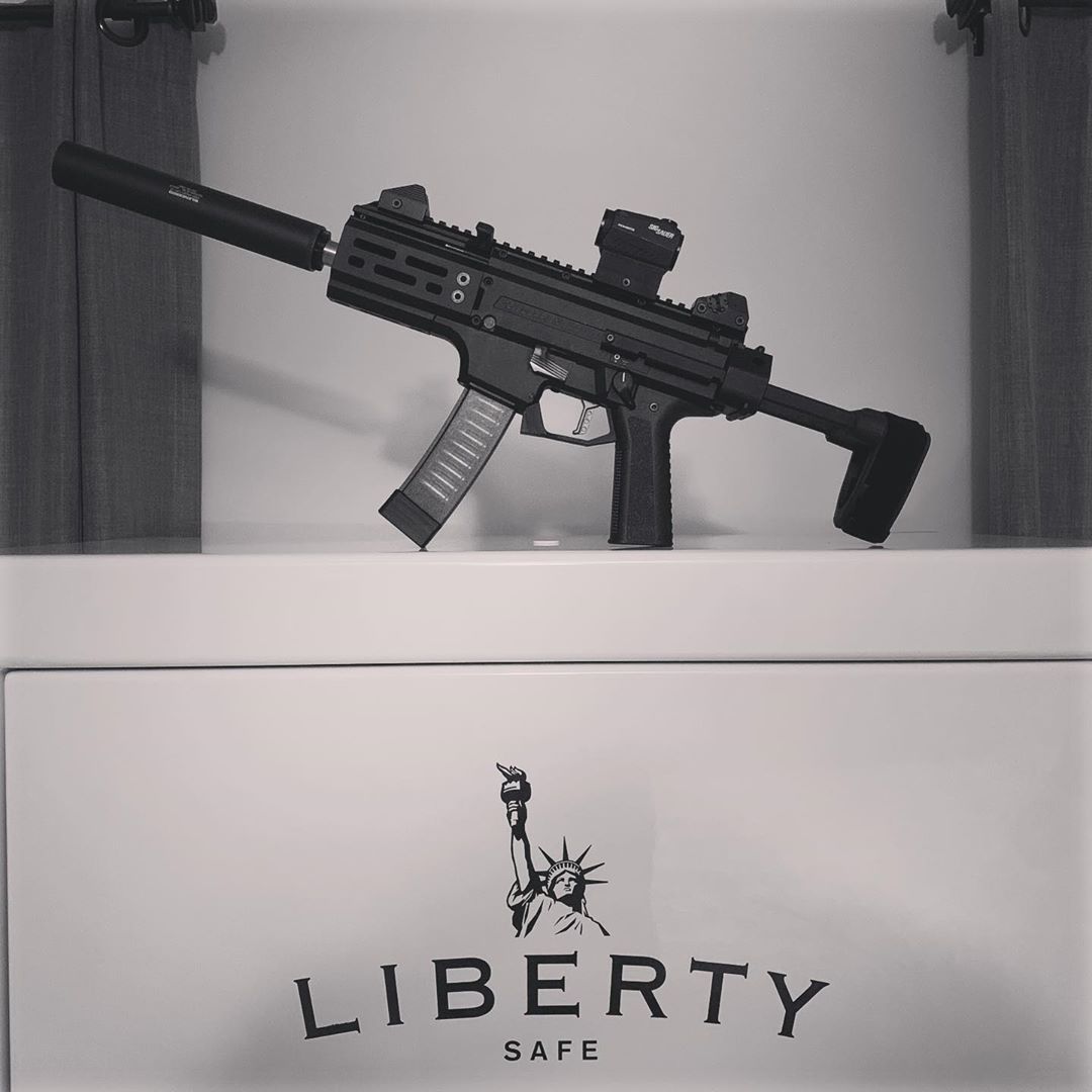 libertysafeinc's tweet photo. *Sarah McLachlan's, "In The Arms of an Angel" plays in the background*
And with our superior financing, you too can bring one of these incredible safes into your home 🕊️😂 #StockUpToday at https://t.co/2Y2kI1Tng4 https://t.co/PbLw1V50dZ