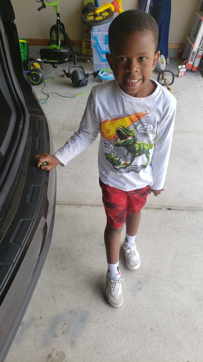 LovesExplorers's tweet photo. Jadon is wearing his wackiest outfit for Wacky Wednesday! ⁦@CatawbaTrail⁩ https://t.co/yY6ExAB0ZF