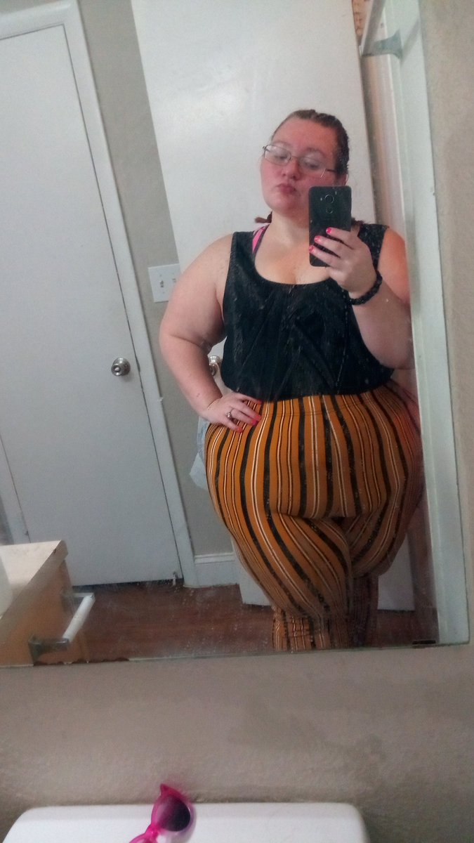 SLamar94's tweet photo. Can someone take me shopping already I got cash app I send you picks lol #findomslaves #FinD #CashAppFriday #CashAppOnly #cashslaves #paypig #sugarmommyneeded #sugardaddywantedasap #sugarbaby https://t.co/oiM1wdA8J9