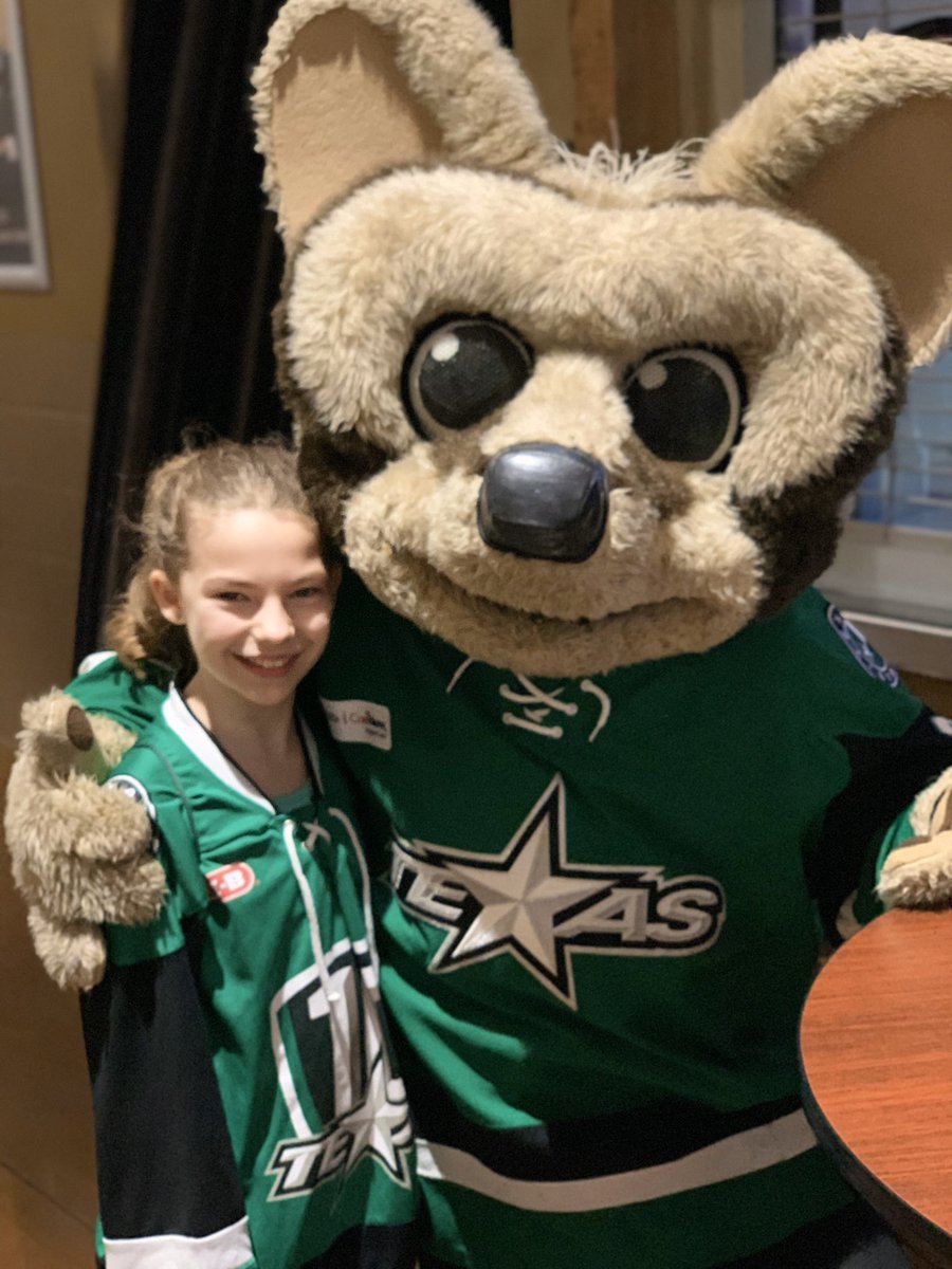 DanceCamDad's tweet photo. @NBCSports @TXStarsRingo is fantastic! His work in the community coupled with his social media hilarity, makes him shine bright. #texasstars https://t.co/IU8Uk5V6Pk