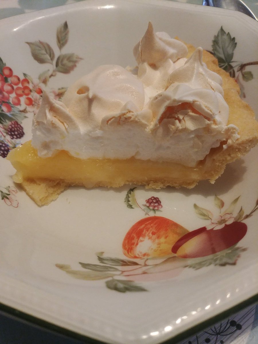 My daughter abruptly had her school days ended with covid and is looking forward to her college progression in culinary skills. She made this lemon meringue by herself! Dairy free...watch this space guys x <a href="/NickyAlan07/">Nicky Alan Psychic Medium</a> <a href="/cherish_finden/">Cherish Finden 黄淑柔 🇬🇧🇸🇬</a> <a href="/amaysingbakesb1/">amaysingbakesbyclaire</a> #baking #patisserie #essex