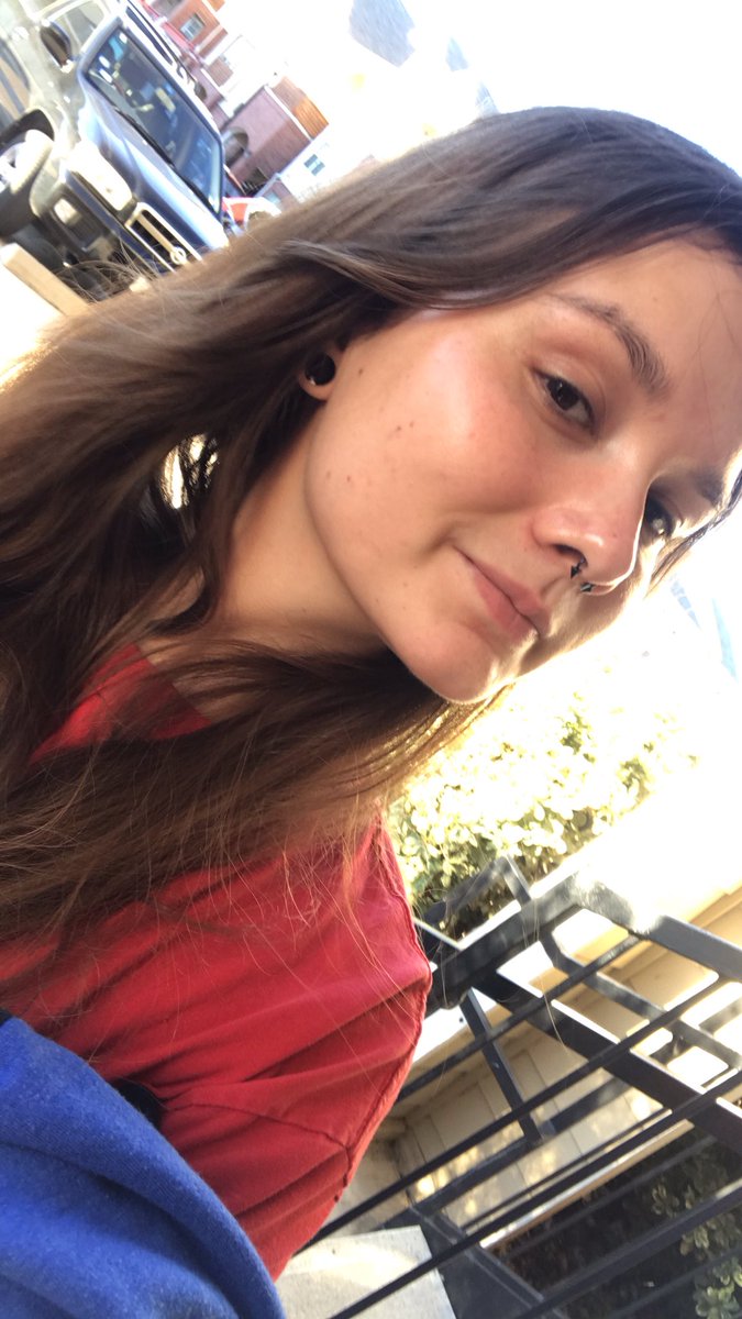 AiljaRenae's tweet photo. Curly hair challenge? That a thing? https://t.co/IZr1HKUKkH