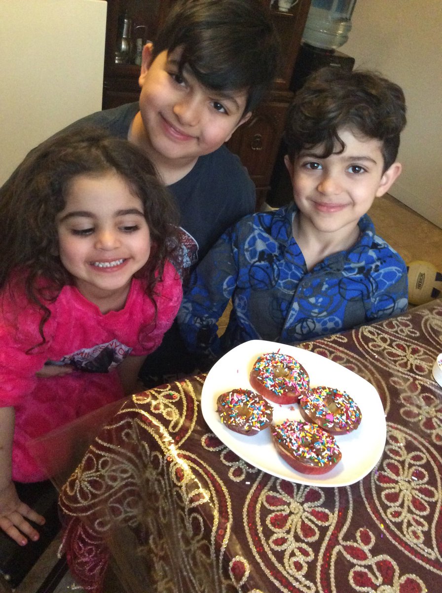 JessieHampton1's tweet photo. Yesterday was Tasty Tuesday! We sent out a no bake snack that kids could try at home. I was very happy to get this picture, and the bonus is they loved it! #appledonuts @FVSpecialPlace https://t.co/BvROhfzclC