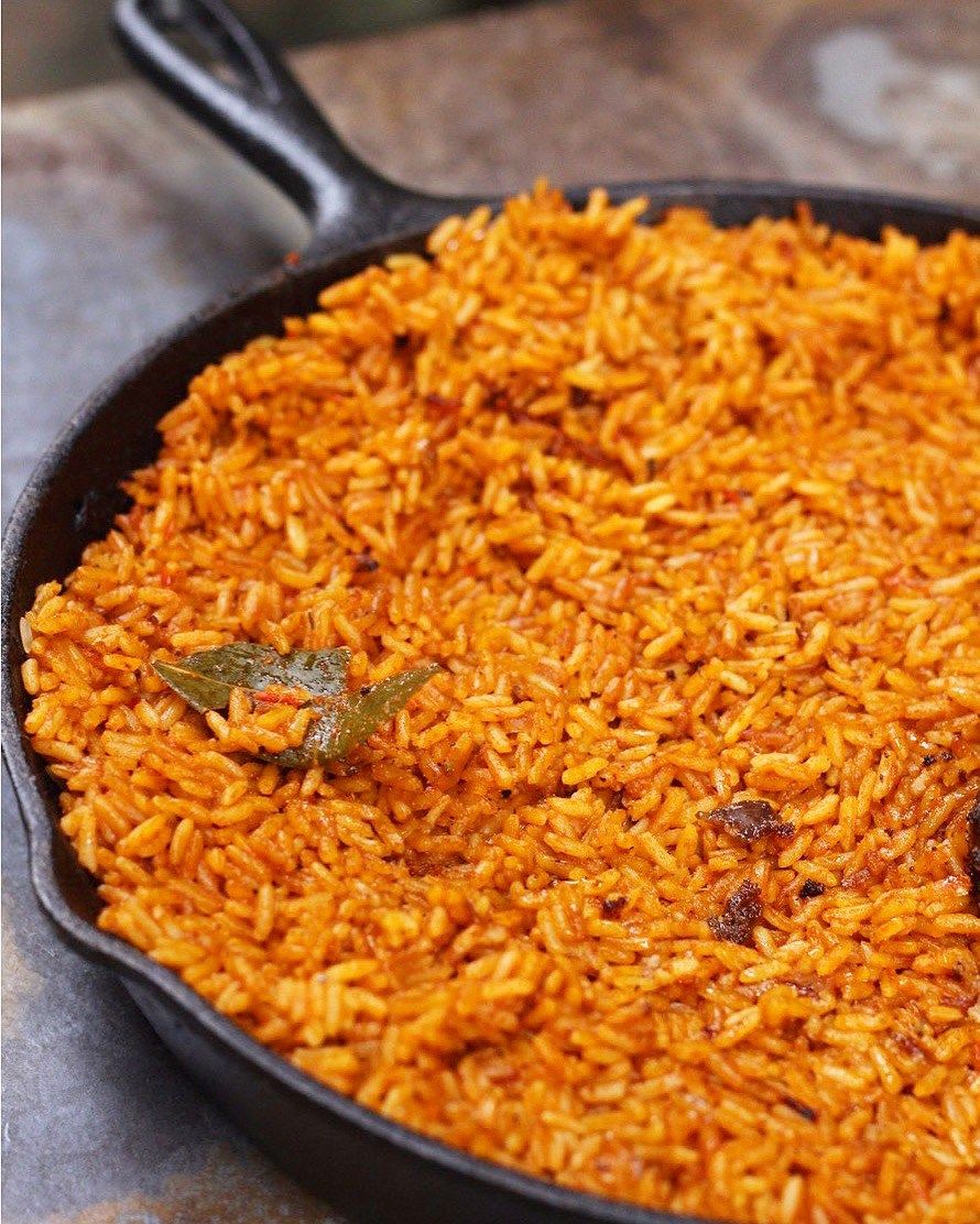 AfroNationGhana's tweet photo. 🇳🇬🇬🇭 Who are you sharing this jollof rice with? 🍚😋��️ https://t.co/0bUiH4btWa