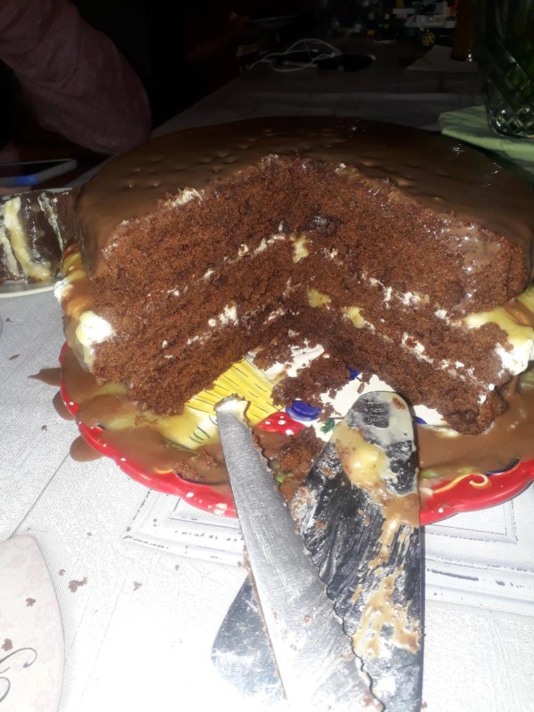 mssweeneyhomeec's tweet photo. A tough few days made better by a decent slice of cake. Butler's Chocolate Salted Caramel cake to be precise. Made with the help of my daughter who saw caramel made from scratch #lifeskills
#homeeconomics #caramelisation
@ATHE_HomeEc @jctHomeEc @ButlersChocs @colaistetreasa https://t.co/gtysRqLSSj