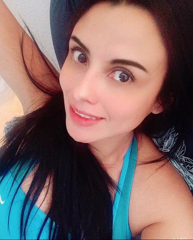 FabiolaEliasG's tweet photo. QuedateEnCasa
#SiTeCuidasMeCuidas
#SeparadosPeroMasUnidosQueNunca
#Gracias 
#Bendiciones  
🙏🏼🥰 https://t.co/mUuePtwCqQ