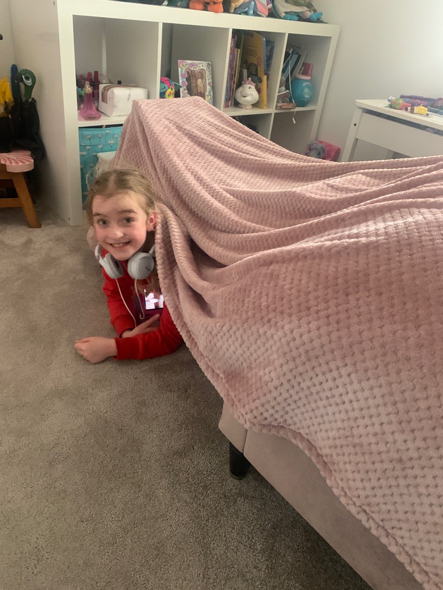 tillymakescake's tweet photo. @MaidenhillP3 Emily’s den in her bedroom https://t.co/AbBspVS9Lg