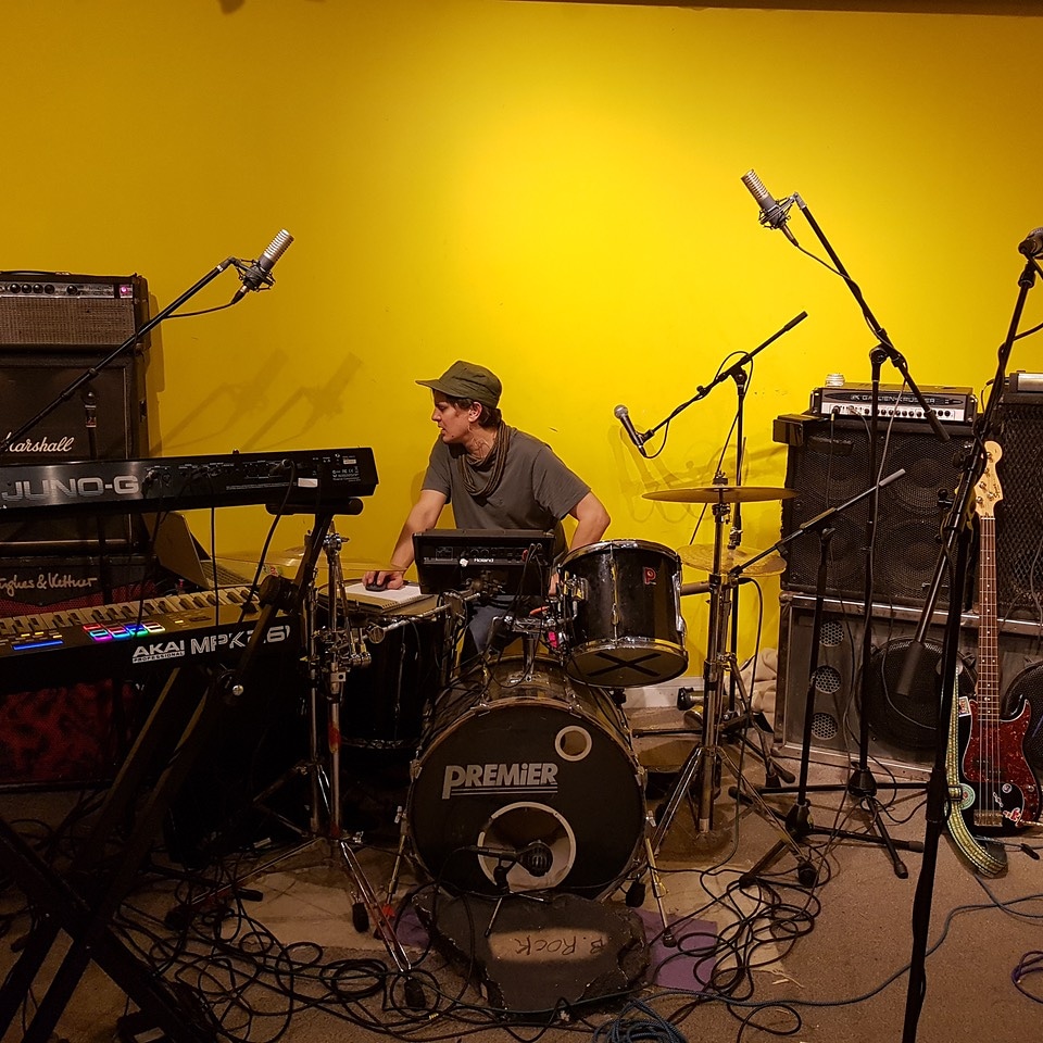 #throwback few weeks ago. Missing the Black Rock Subway Studios #brighton #recordingsesh #synth #punk