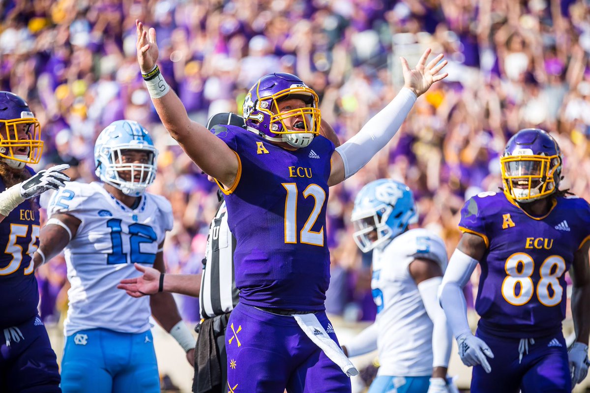 aa_achina3's tweet photo. Blessed to receive an offer from ECU!! #GoPirates @Coach__Roy_Tesh @ECU_Coach_Weave @ECUPiratesFB https://t.co/gs5wuTqDqL