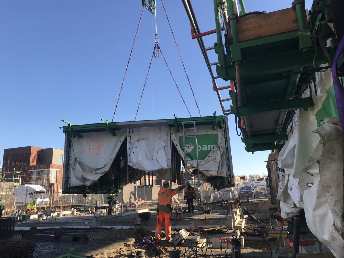 JPSchouten1's tweet photo. Realisatie 388 appartementen in Amsterdam voor #De Key door #BAMWonen in volle gang met in achtname van alle uitgevaardigde voorzorgsmaatregelen. Mooi te zien dat met goede afspraken met alle bouwpartners er toch met plezier gewerkt wordt. https://t.co/RVgVm4TsLO