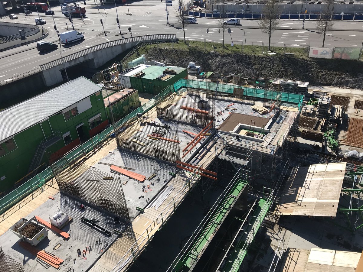 JPSchouten1's tweet photo. Realisatie 388 appartementen in Amsterdam voor #De Key door #BAMWonen in volle gang met in achtname van alle uitgevaardigde voorzorgsmaatregelen. Mooi te zien dat met goede afspraken met alle bouwpartners er toch met plezier gewerkt wordt. https://t.co/RVgVm4TsLO