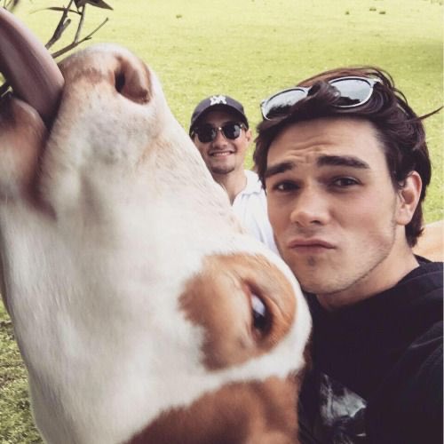 your camera roll if kj apa was your boyfriend: a thread
