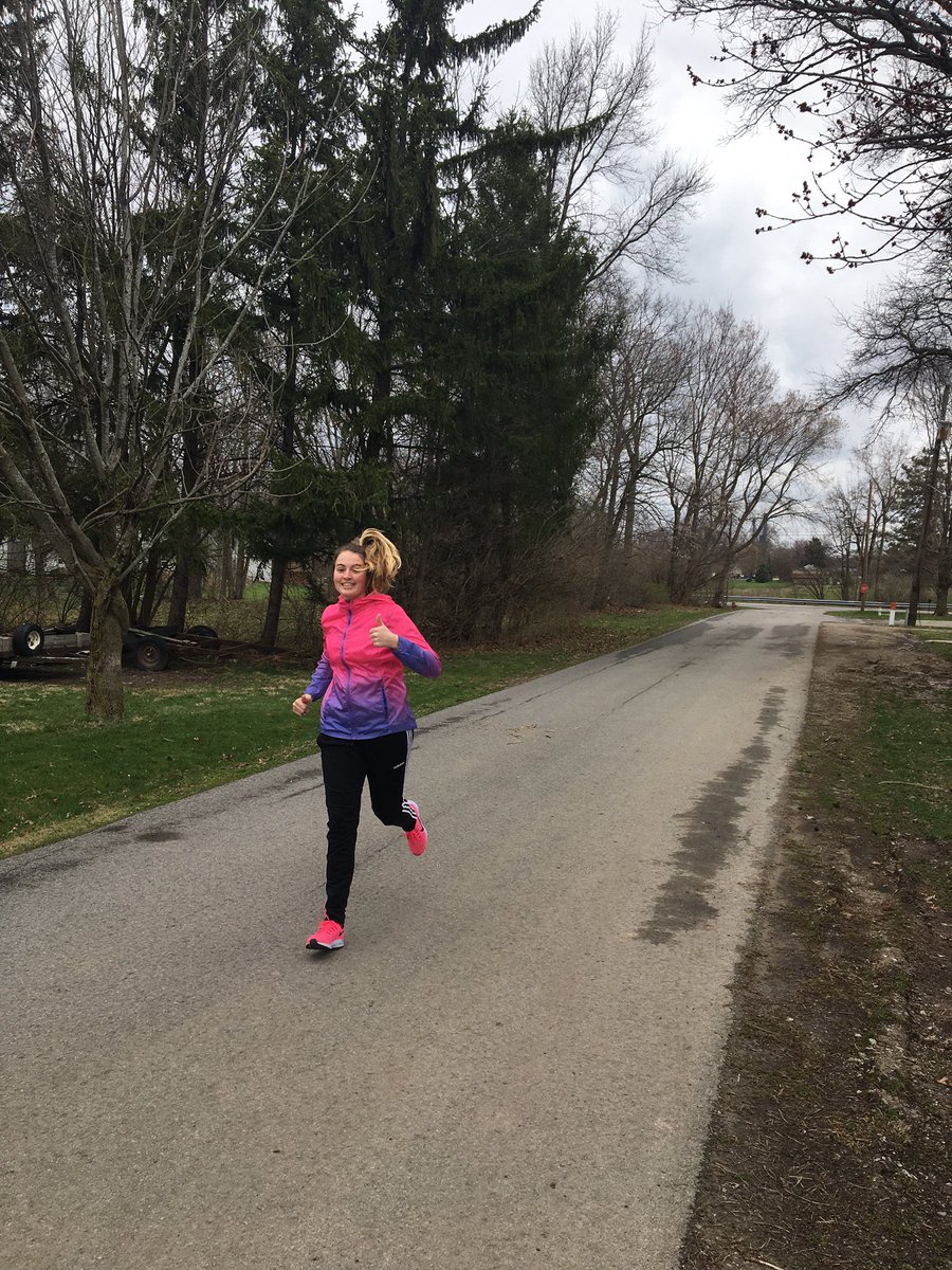 EmilyVargo2's tweet photo. Today I went on a run! Day three of Virtual spirit week! #PHstrong @Mrs_Hartman_PH https://t.co/J0Zj7b4mUY